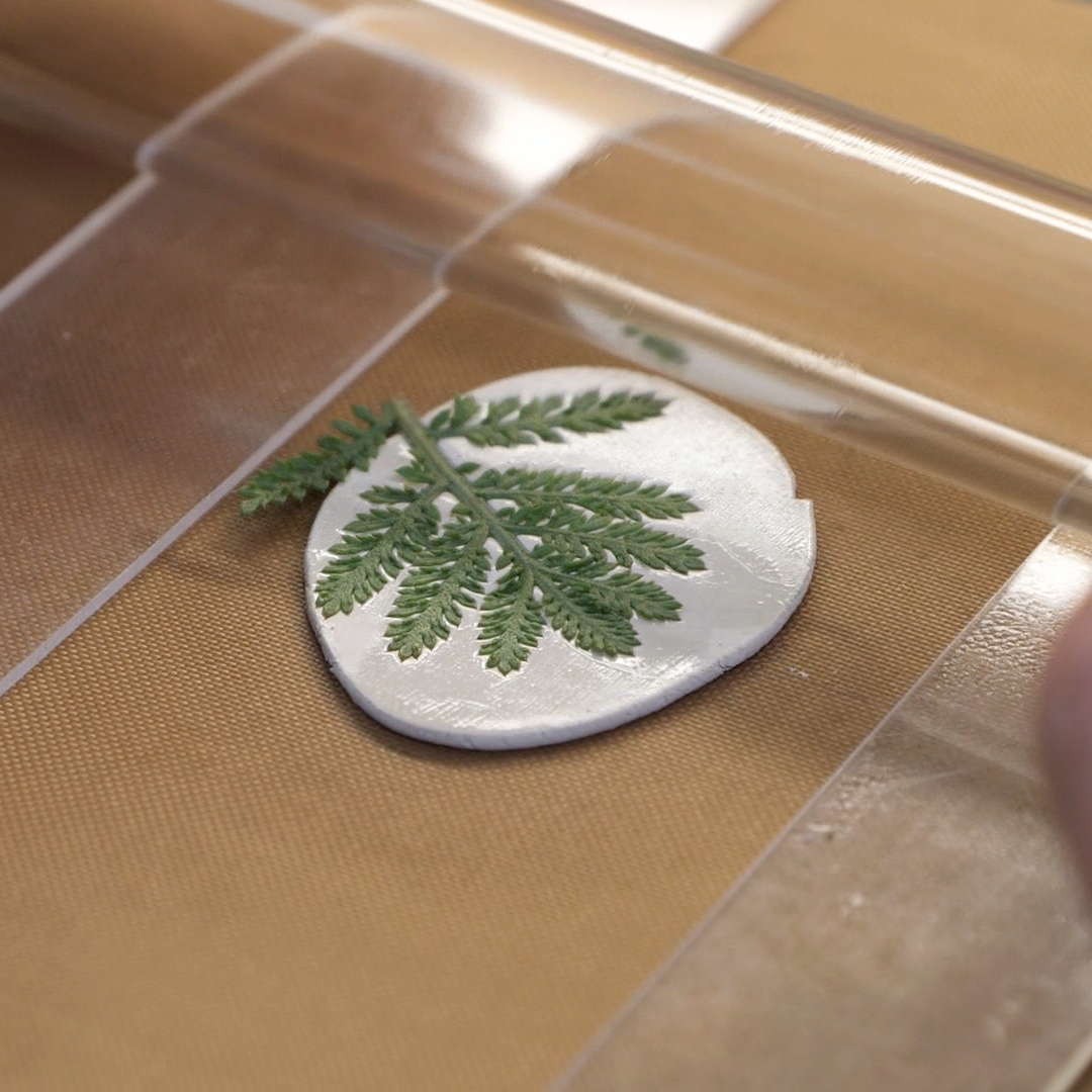 Metal Clay Anhänger mit Pflanzenabdruck